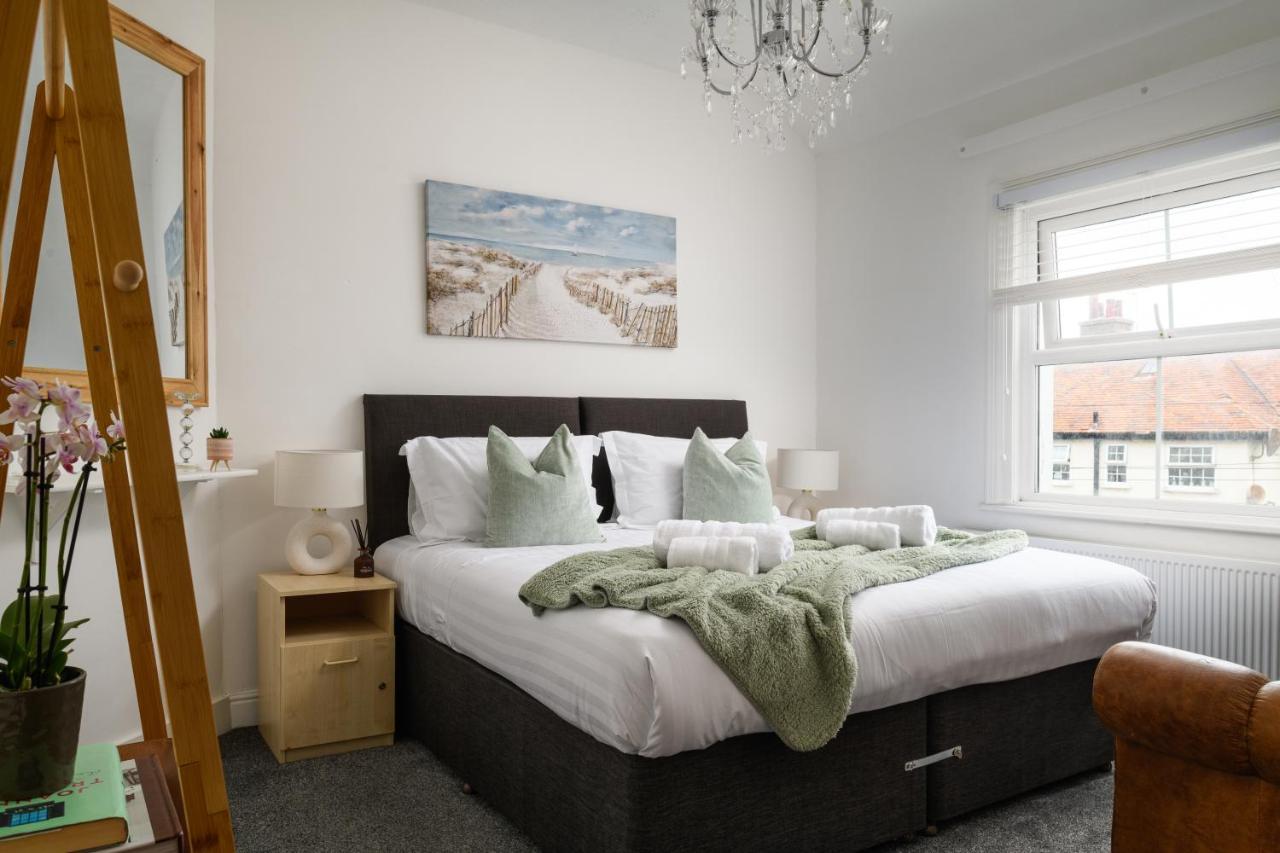 Modern, Light And Airy Townhouse In Llandudno, West Shore Holiday home *