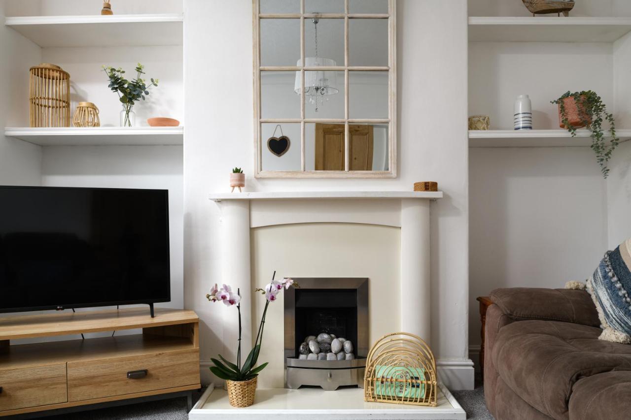 Modern, Light And Airy Townhouse In Llandudno, West Shore Llandudno